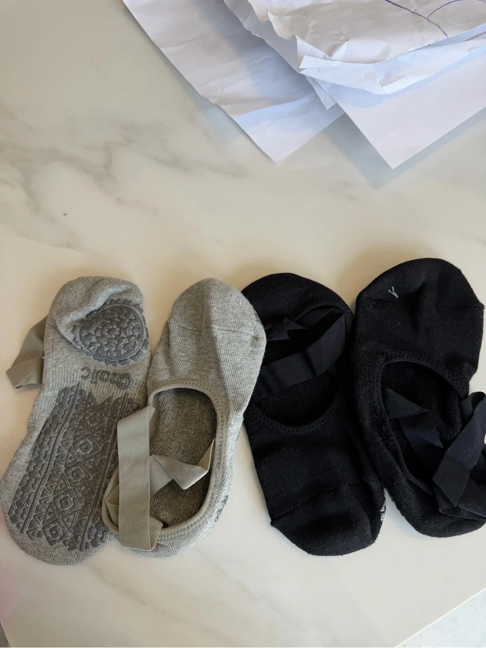 2 Pairs Women’s Ballet Pilates Yoga Grip Socks Gray & Black Criss Cross Non-Slip